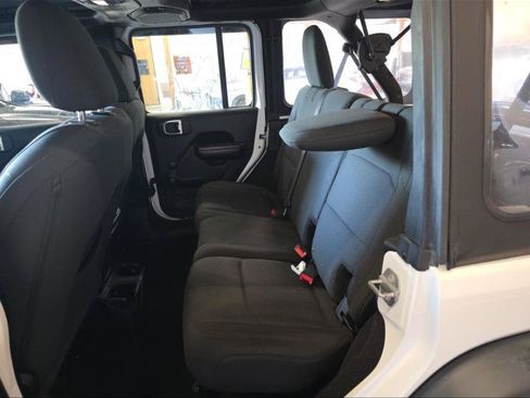 Used 2018 Jeep Wrangler Unlimited Sport AWD/4WD image 7