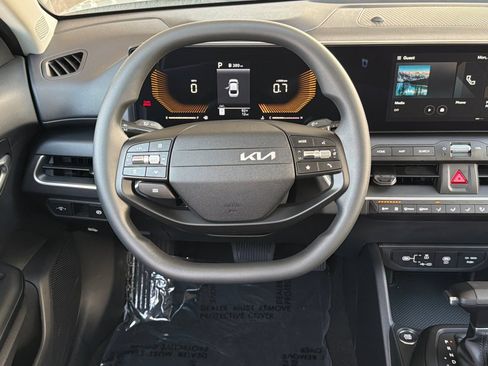 New 2026 Kia K4 FWD image 11