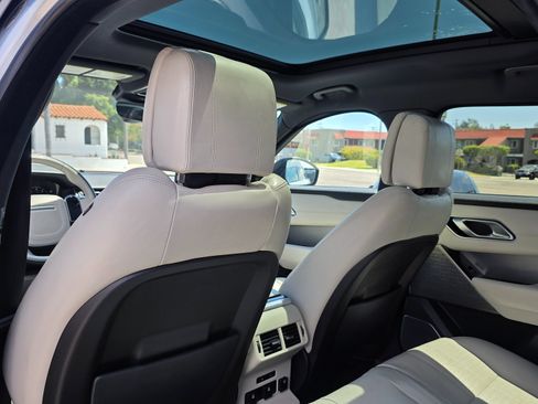 Used 2018 Land Rover Range Rover Velar R-Dynamic HSE AWD/4WD image 20
