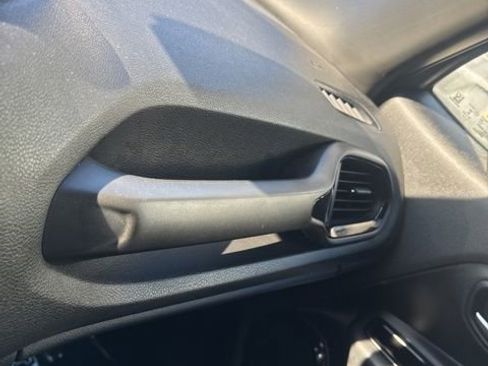 Used 2022 Jeep Renegade Altitude image 42