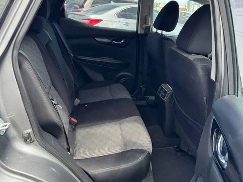 Used 2017 Nissan Rogue Sport SV FWD image 19