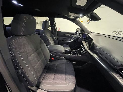 Used 2025 Chevrolet Traverse LT w/ Midnight/Sport Edition AWD/4WD image 28