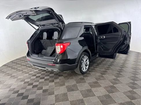Used 2020 Ford Explorer XLT w/ Equipment Group 202A AWD/4WD image 16