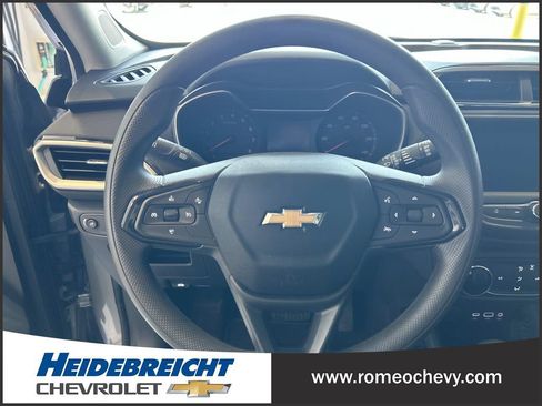 Used 2023 Chevrolet TrailBlazer LS AWD/4WD image 18