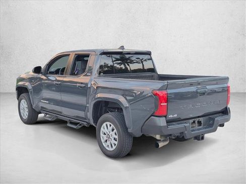 Used 2025 Toyota Tacoma TRD Sport AWD/4WD image 7