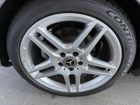 Used 2014 Mercedes-Benz E 350 4MATIC Sport image 46