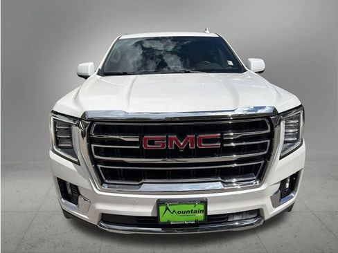 Used 2023 GMC Yukon SLT w/ SLT Premium Package AWD/4WD image 8