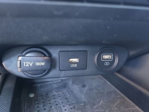Used 2023 Hyundai Elantra Limited FWD image 31