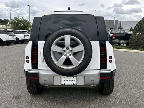 New 2025 Land Rover Defender 110 S image 5