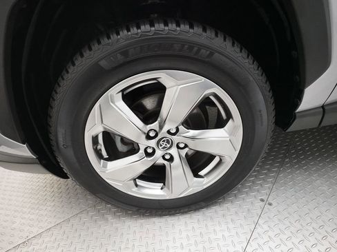 Used 2019 Toyota RAV4 Limited AWD/4WD image 27