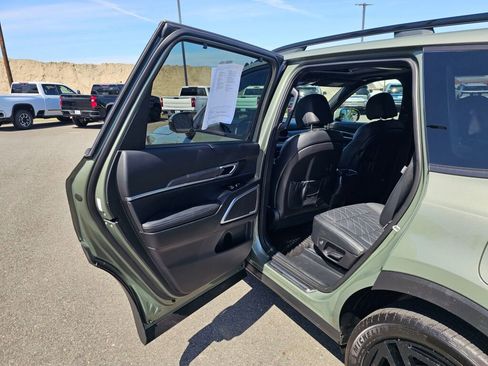 Certified 2024 Kia Telluride SX Prestige X-Line AWD/4WD image 24