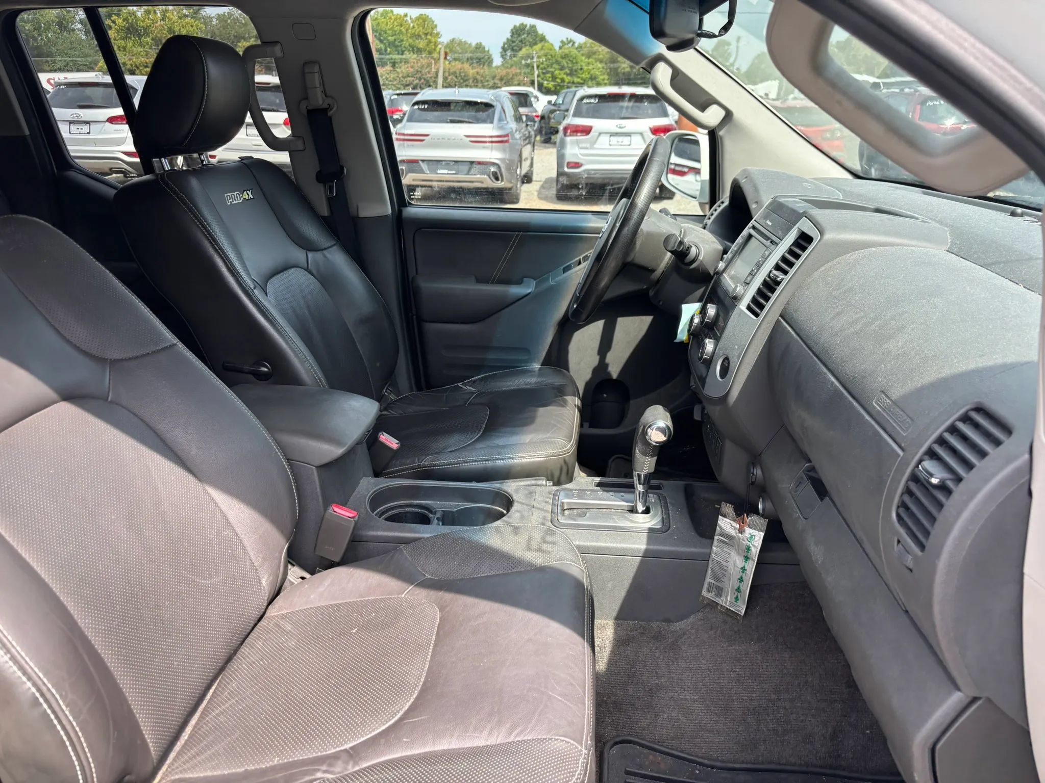 Used 2015 Nissan Frontier PRO-4X w/ Pro-4x Luxury Package AWD/4WD image 18