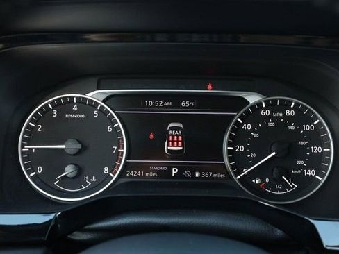 Certified 2025 Nissan Pathfinder SV FWD image 12