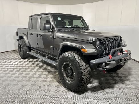 Used 2022 Jeep Gladiator Sport AWD/4WD image 2