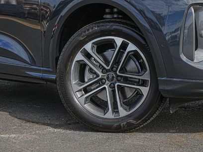 Certified 2025 Audi Q5 Premium w/ Convenience Package