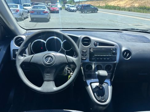 Used 2005 Toyota Matrix FWD image 7