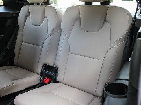 New 2026 Volvo XC90 B6 Plus w/ Protection Package Premier AWD/4WD image 21