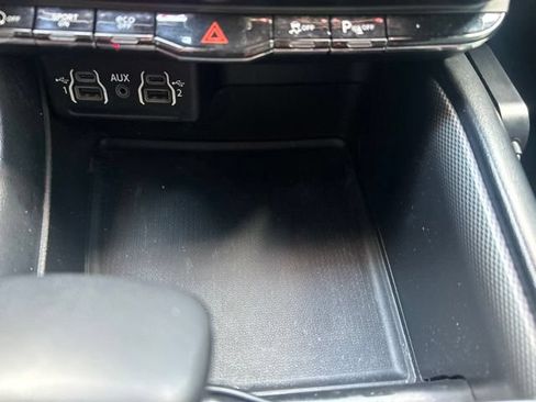Used 2023 Dodge Durango GT RWD image 29