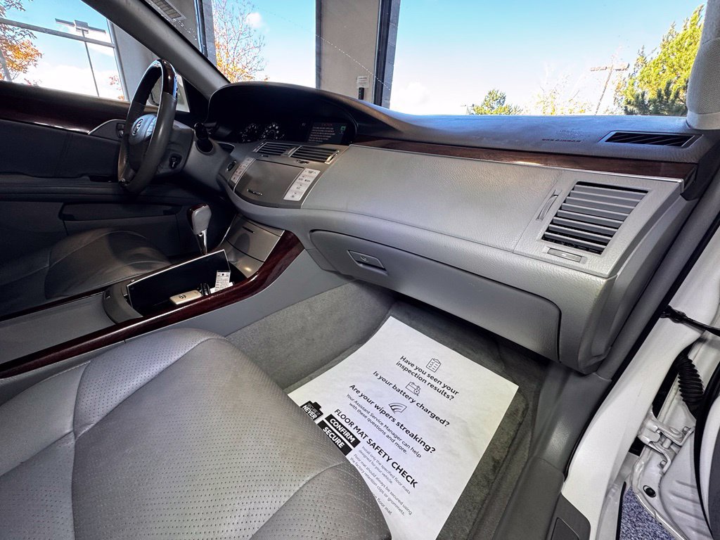 Used 2008 Toyota Avalon Limited FWD image 40