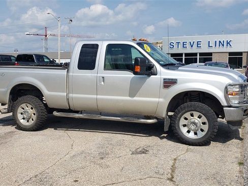 Used 2010 Ford F350 Lariat image 1