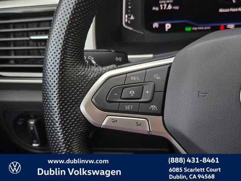 Certified 2022 Volkswagen Atlas SEL R-Line image 24