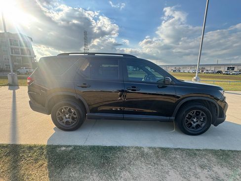 Certified 2023 Honda Pilot TrailSport image 8