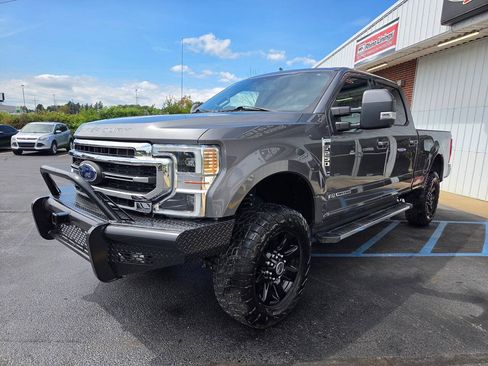 Used 2021 Ford F250 Lariat w/ Lariat Value Package AWD/4WD image 3