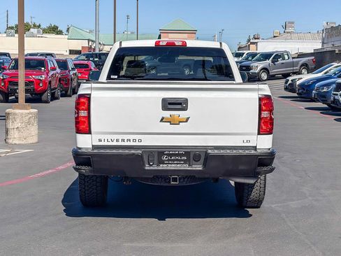 Used 2019 Chevrolet Silverado 1500 W/T w/ WT Convenience Package AWD/4WD image 3