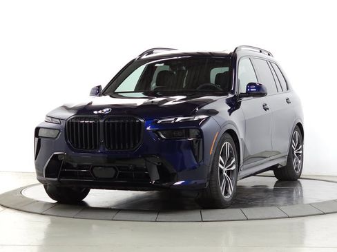 Used 2026 BMW X7 xDrive40i w/ M Sport Package AWD/4WD image 3