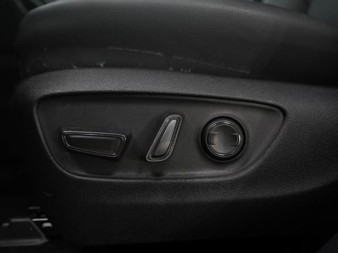 Used 2025 Toyota Grand Highlander AWD image 24