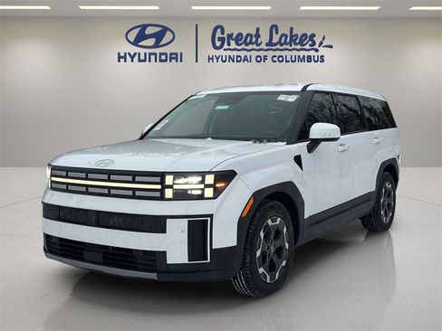 Used 2025 Hyundai Santa Fe SE image 1