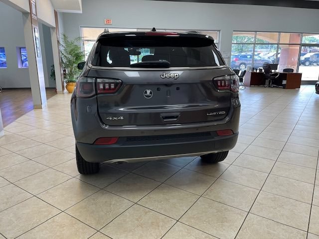 Used 2023 Jeep Compass Limited AWD/4WD image 3