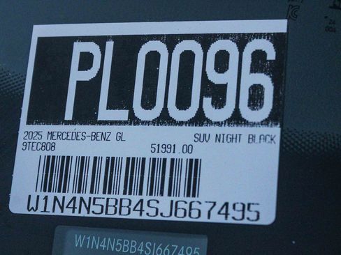 Certified 2025 Mercedes-Benz GLA 35 AMG 4MATIC image 30