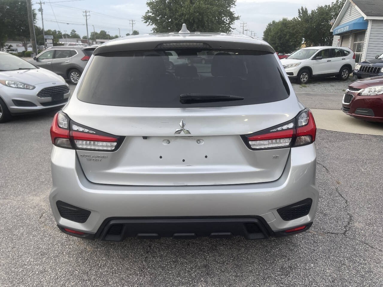 Used 2020 Mitsubishi Outlander Sport SE FWD image 9