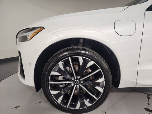 New 2026 Volvo XC60 T8 Ultra w/ Protection Package Premier image 11