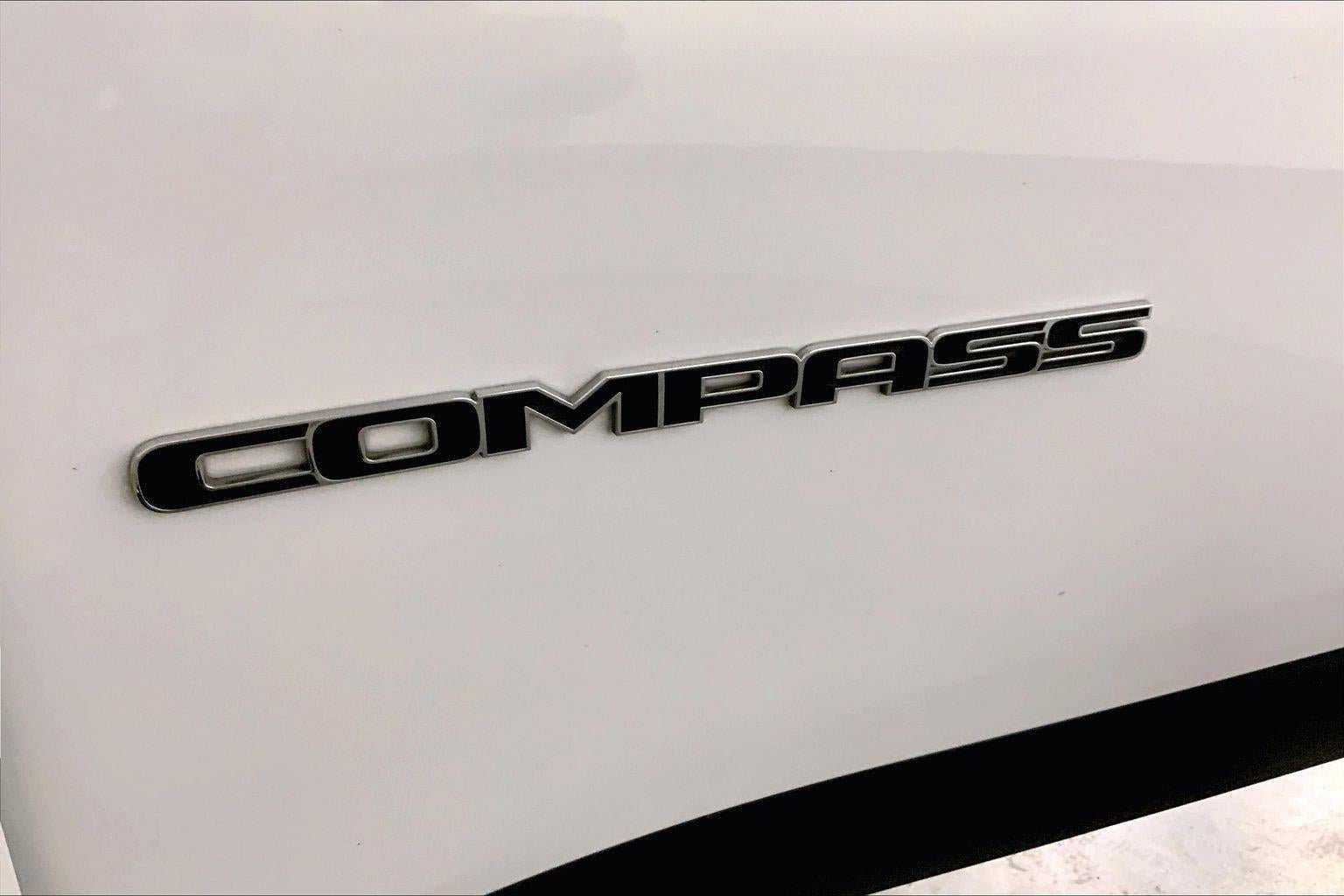 Used 2025 Jeep Compass Limited AWD/4WD image 8