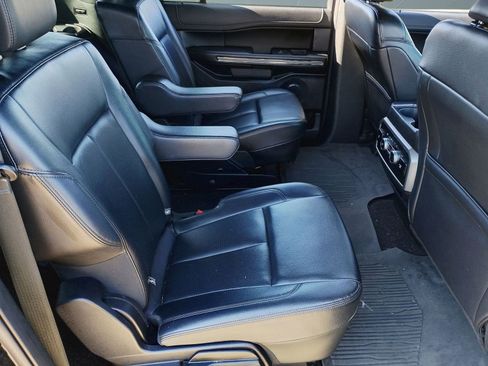 Used 2021 Ford Expedition Max XLT image 30