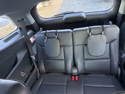 Used 2021 Ford Explorer XLT w/ Equipment Group 202A image 18