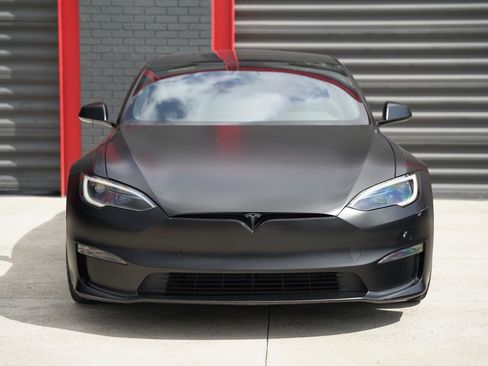 Used 2022 Tesla Model S Plaid image 2