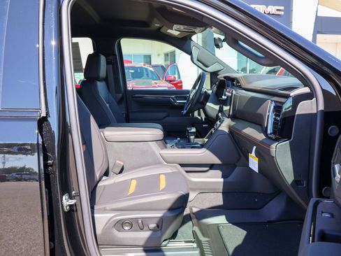 New 2026 GMC Sierra 1500 AT4 w/ AT4 Premium Package AWD/4WD image 29