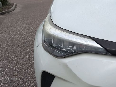 Used 2021 Toyota C-HR XLE FWD image 10