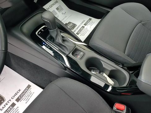 Certified 2022 Toyota Corolla SE w/ SE Premium Package image 18