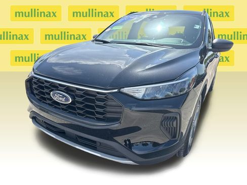 Used 2025 Ford Escape ST-Line FWD image 10