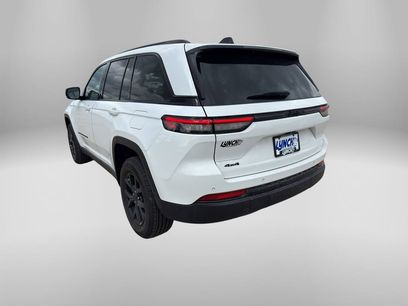 Used 2025 Jeep Grand Cherokee Altitude