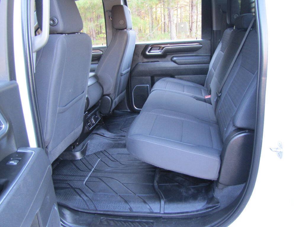 Used 2025 Chevrolet Silverado 2500 LT w/ Convenience Package AWD/4WD image 19