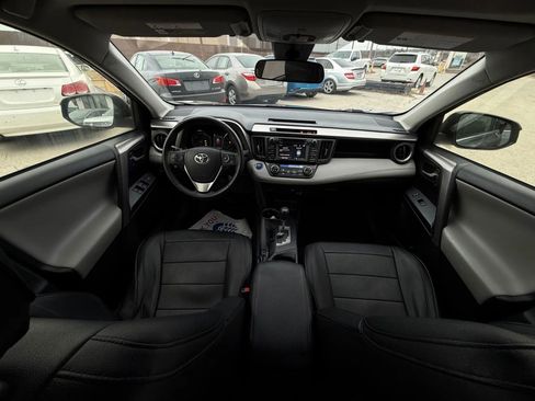 Used 2018 Toyota RAV4 XLE w/ Protection Package image 18