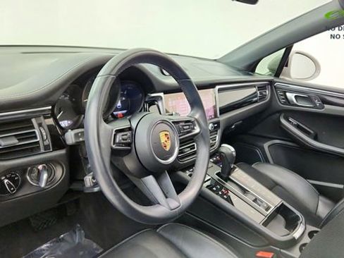 Used 2024 Porsche Macan AWD/4WD image 18