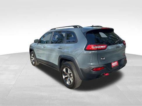 Used 2015 Jeep Cherokee Trailhawk w/ Comfort/Convenience Group AWD/4WD image 3