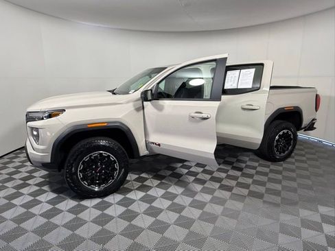 Used 2026 GMC Canyon AT4 image 3