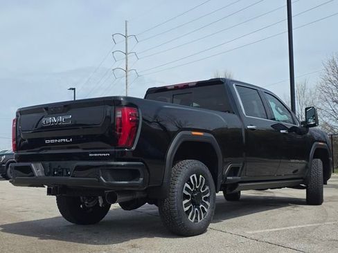 New 2026 GMC Sierra 3500 Denali Ultimate AWD/4WD image 18